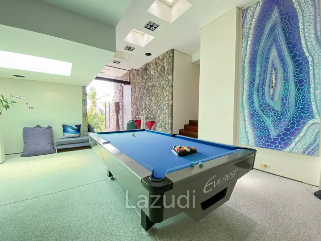 Stunning 5-Bedroom Villa Overlooking Kamala Bay