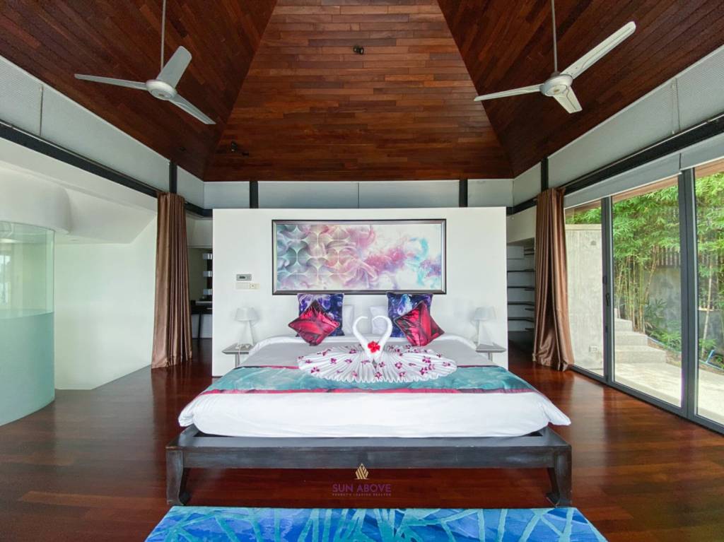 Stunning 5-Bedroom Villa Overlooking Kamala Bay