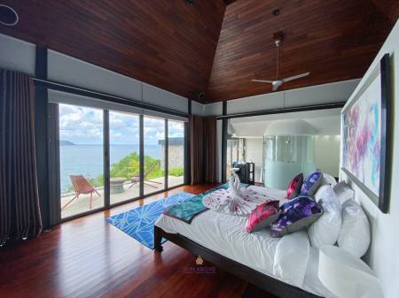 Stunning 5-Bedroom Villa Overlooking Kamala Bay