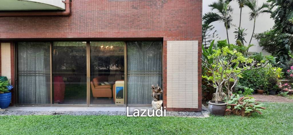 2 Bed 3 Bath  179 SQ.M. at Chidlom Place