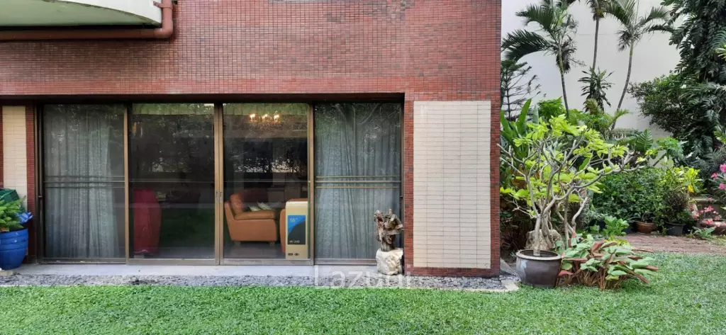 2 Bed 3 Bath  179 SQ.M. at Chidlom Place