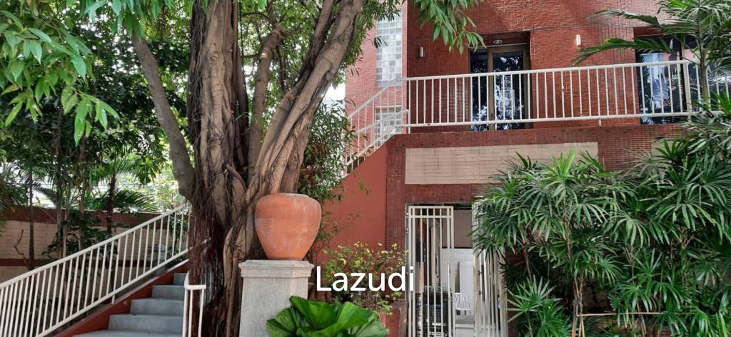 2 Bed 3 Bath  179 SQ.M. at Chidlom Place