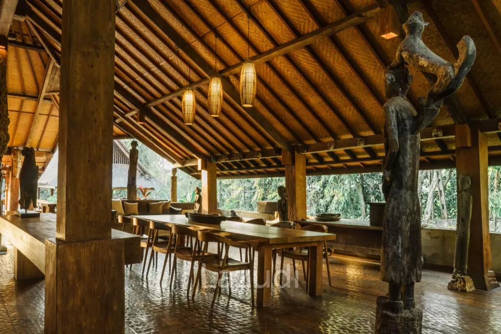 GREAT DEAL!! ENCHANTING TEAK VILLA WITH ENDLESS POTENTIAL IN BERAWA