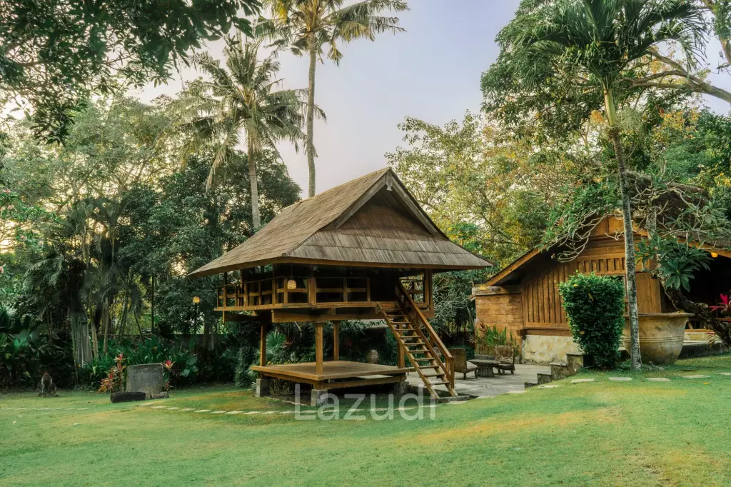 GREAT DEAL!! ENCHANTING TEAK VILLA WITH ENDLESS POTENTIAL IN BERAWA