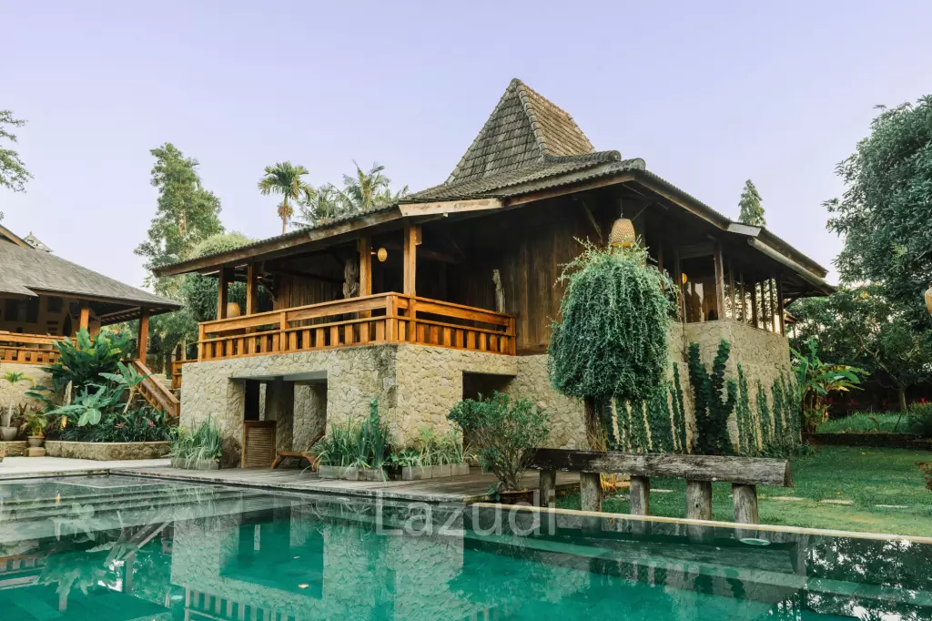 GREAT DEAL!! ENCHANTING TEAK VILLA WITH ENDLESS POTENTIAL IN BERAWA