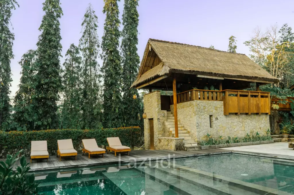 GREAT DEAL!! ENCHANTING TEAK VILLA WITH ENDLESS POTENTIAL IN BERAWA