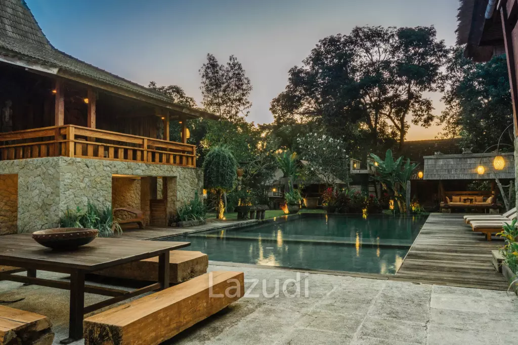 GREAT DEAL!! ENCHANTING TEAK VILLA WITH ENDLESS POTENTIAL IN BERAWA