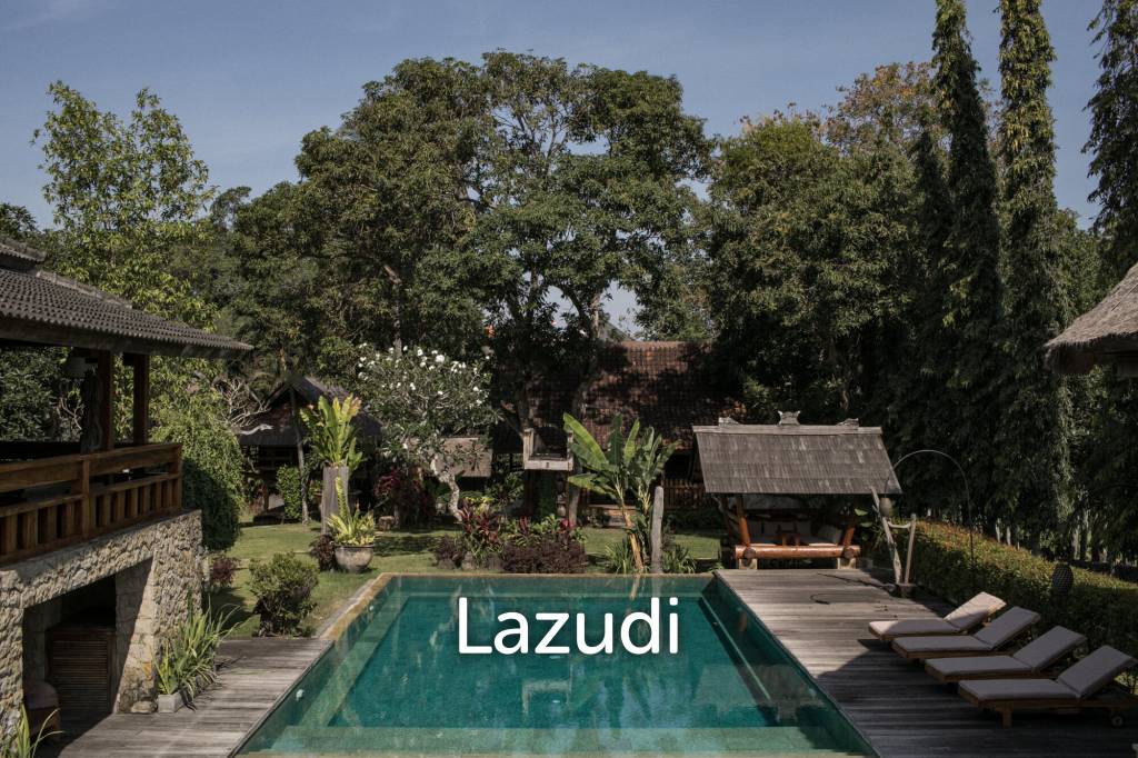 GREAT DEAL!! ENCHANTING TEAK VILLA WITH ENDLESS POTENTIAL IN BERAWA