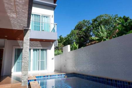 Large 4 Bedroom Villa with Private Pool