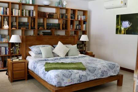 Spacious 4 Bedrooms Villa - Large Land Plot in Pasak Soi 4