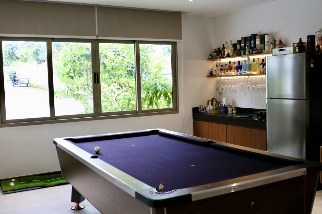 Spacious 5 Bedrooms Villa - Large Land Plot in Pasak Soi 4/1