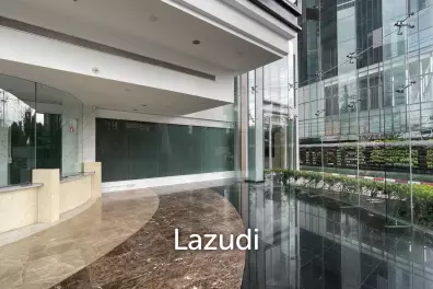 Premium Retail Space for sales facing Petchaburi road