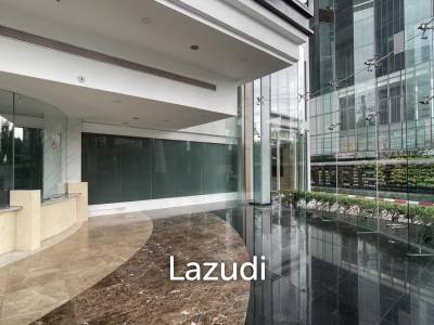 Premium Retail Space for sales facing Petchaburi road