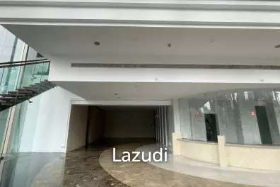 Premium Retail Space for sales facing Petchaburi road