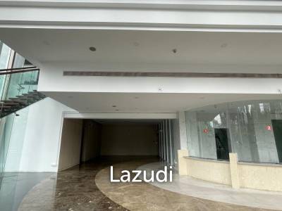 Premium Retail Space for sales facing Petchaburi road