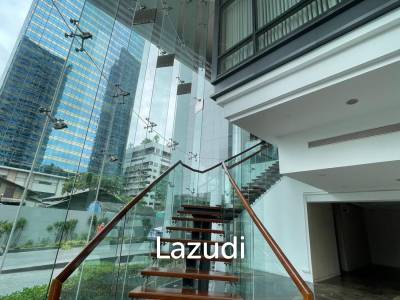 Premium Retail Space for sales facing Petchaburi road