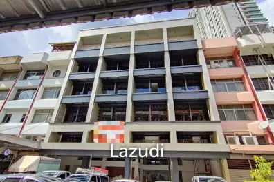Newly Renovated Commercial Building in Ratchada 20
