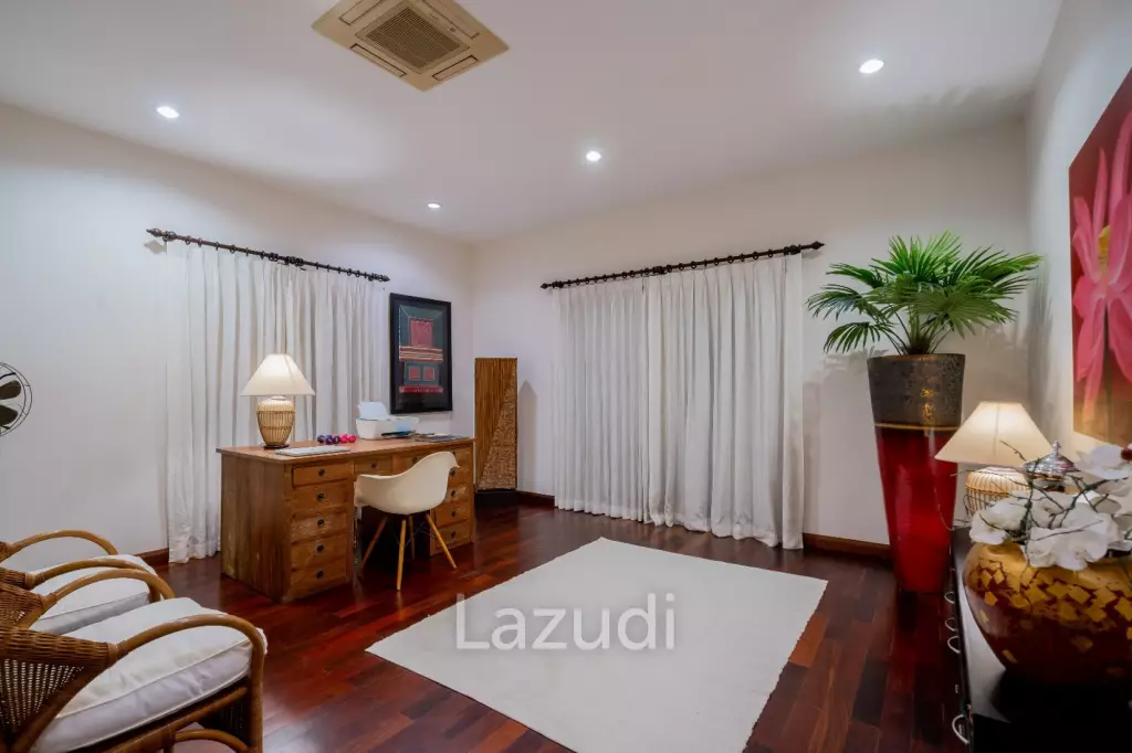 ORCHID PALM HOMES 1 : Large high quality 4 bed pool villa near town centre