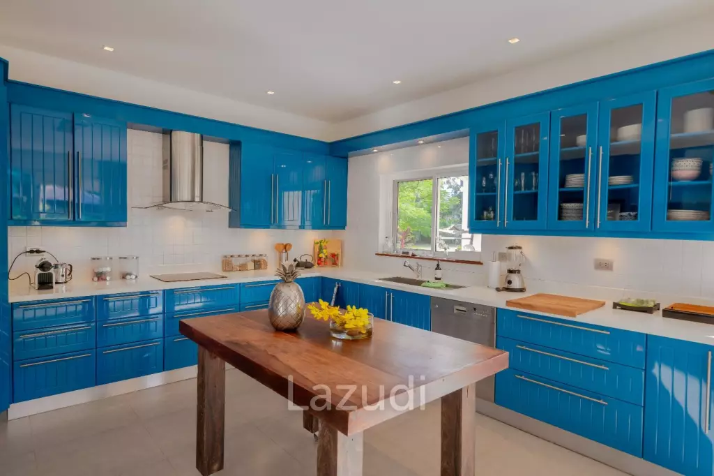 ORCHID PALM HOMES 1 : Large high quality 4 bed pool villa near town centre