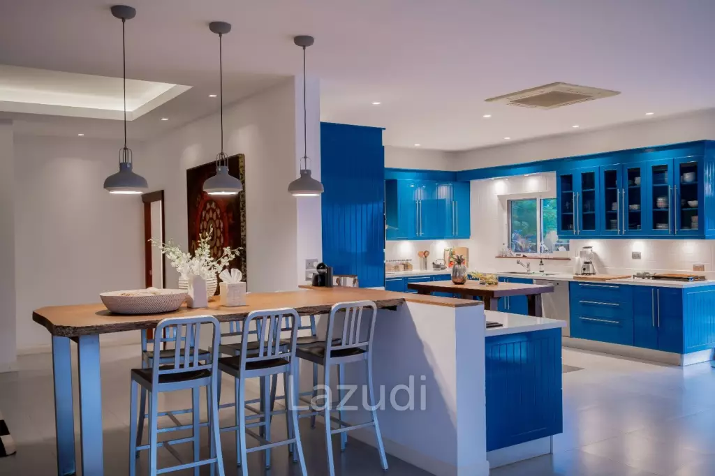 ORCHID PALM HOMES 1 : Large high quality 4 bed pool villa near town centre