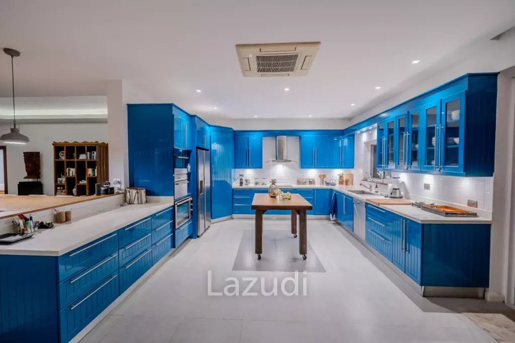 ORCHID PALM HOMES 1 : Large high quality 4 bed pool villa near town centre