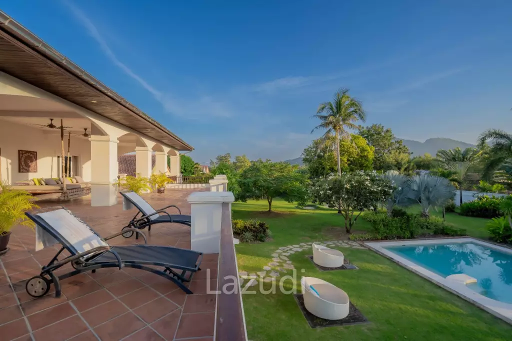 ORCHID PALM HOMES 1 : Large high quality 4 bed pool villa near town centre