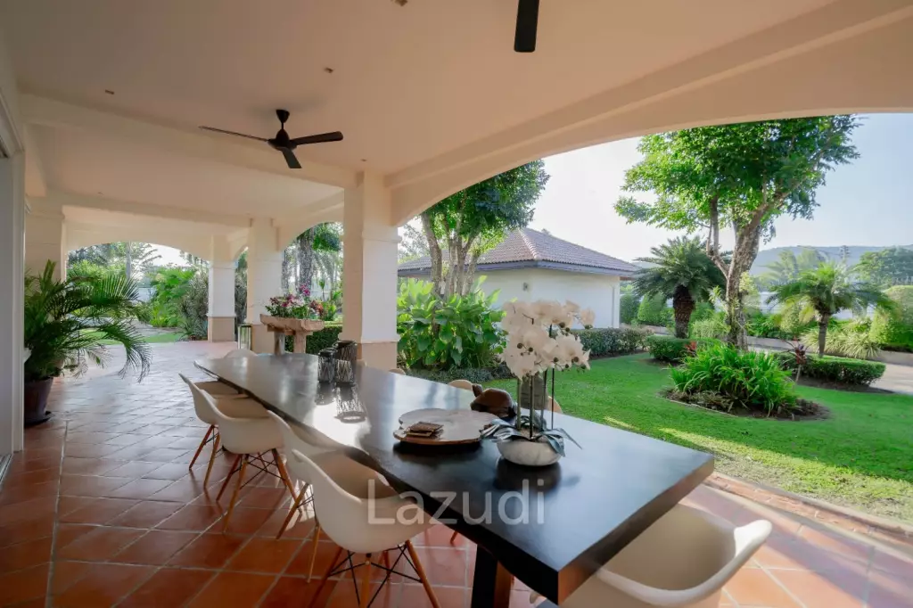 ORCHID PALM HOMES 1 : Large high quality 4 bed pool villa near town centre
