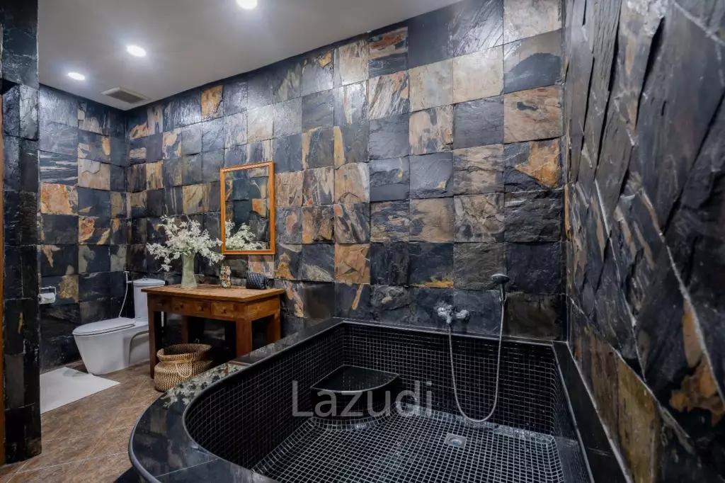 ORCHID PALM HOMES 1 : Large high quality 4 bed pool villa near town centre