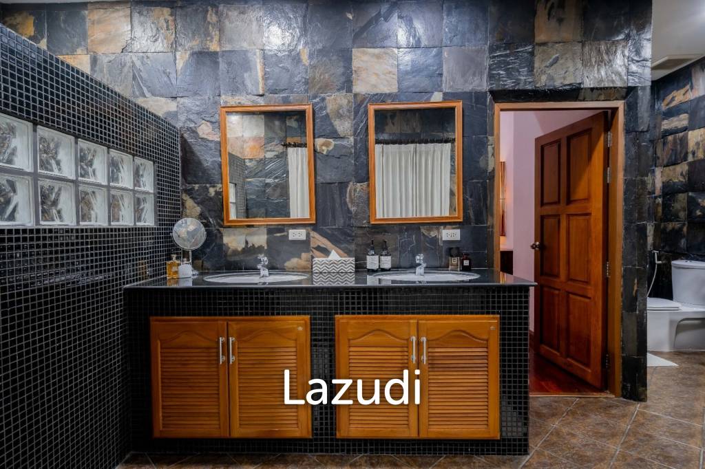 4,200 Sqm 4 Bed 6 Bath Villa For Sale