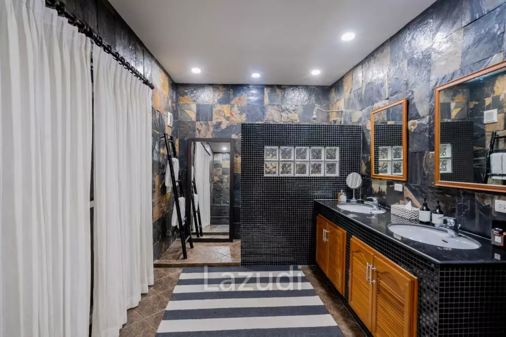ORCHID PALM HOMES 1 : Large high quality 4 bed pool villa near town centre