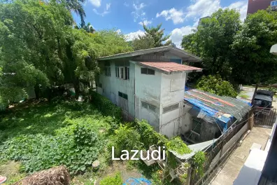 Standalone House Across International School in Soi 36 Thong Lo—Perfect for Clinic, Café, or Showroom