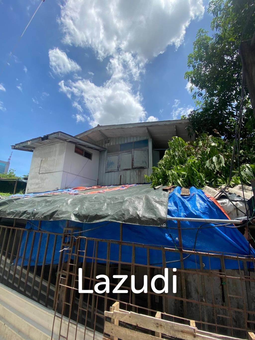 Standalone House Across International School in Soi 36 Thong Lo—Perfect for Clinic, Café, or Showroom