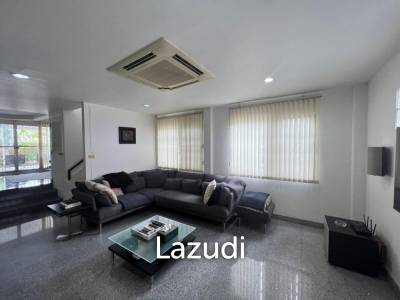 NEBEHARDT ROAD : 2 Storey 3 bed villa close to town and beach