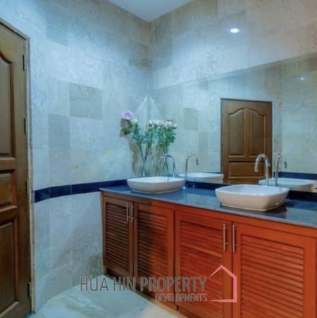CRYSTAL VIEW  : 2 storey 3 bed pool villa