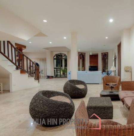 CRYSTAL VIEW  : 2 storey 3 bed pool villa