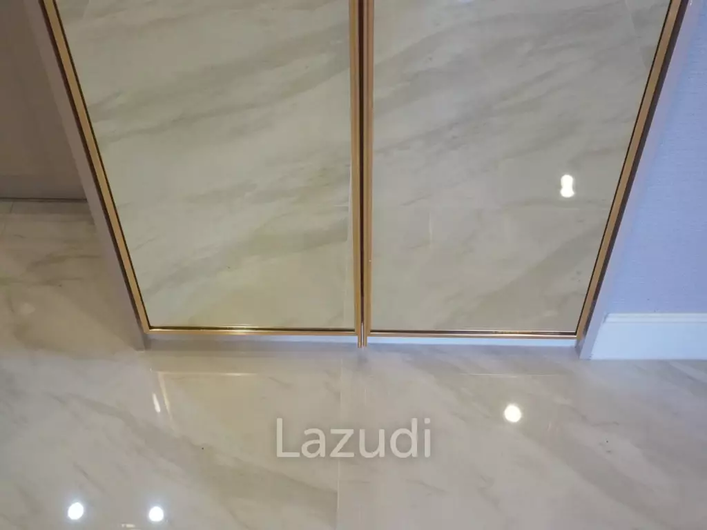 1 Bed 1 Bath 52 SQ.M. Noble Ploenchit
