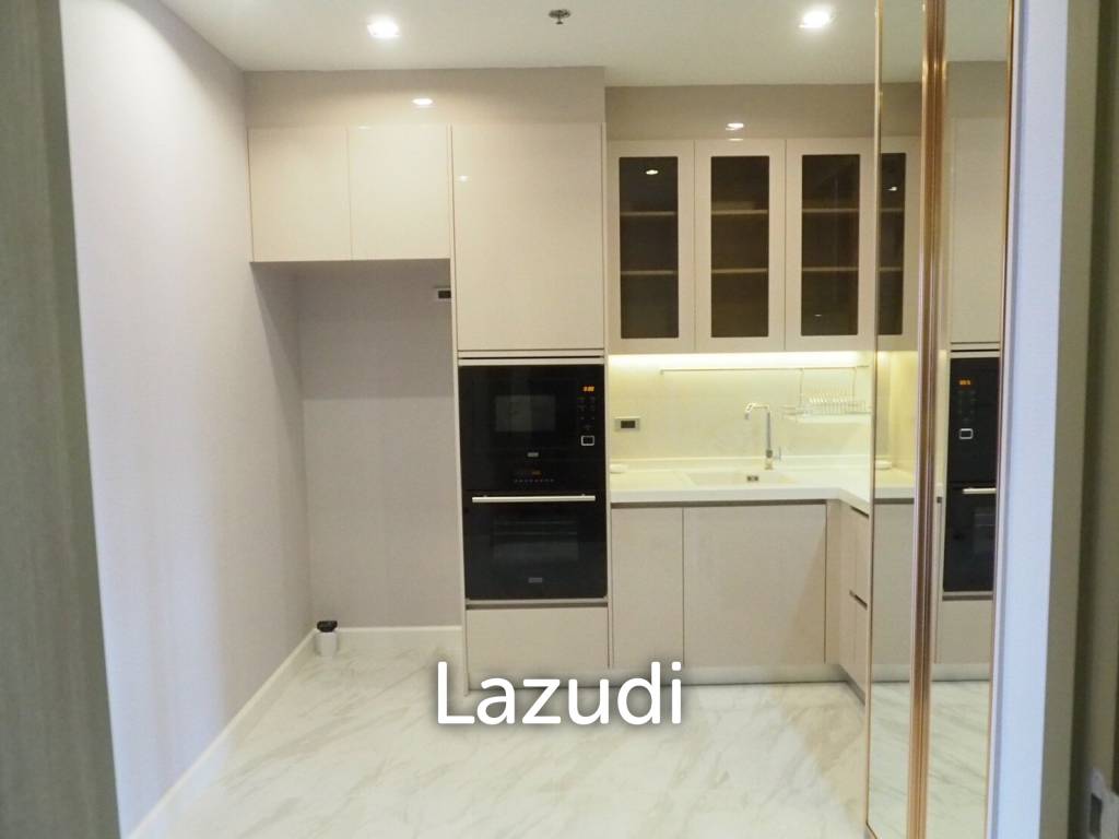 1 Bed 1 Bath 52 SQ.M. Noble Ploenchit