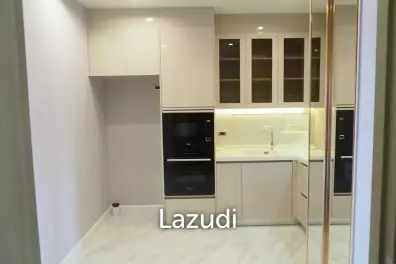 1 Bed 1 Bath 52 SQ.M. Noble Ploenchit