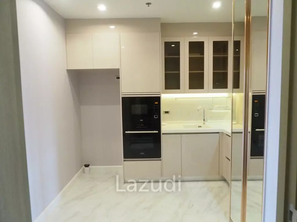 1 Bed 1 Bath 52 SQ.M. Noble Ploenchit