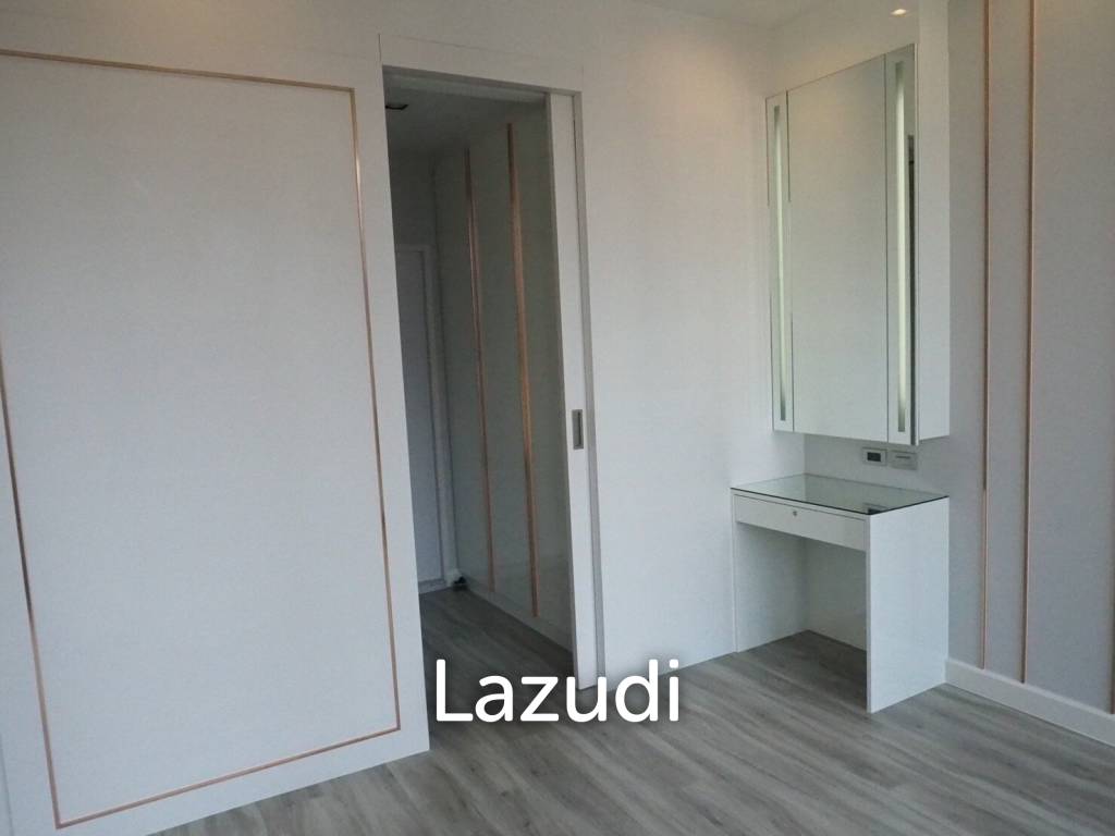 1 Bed 1 Bath 52 SQ.M. Noble Ploenchit