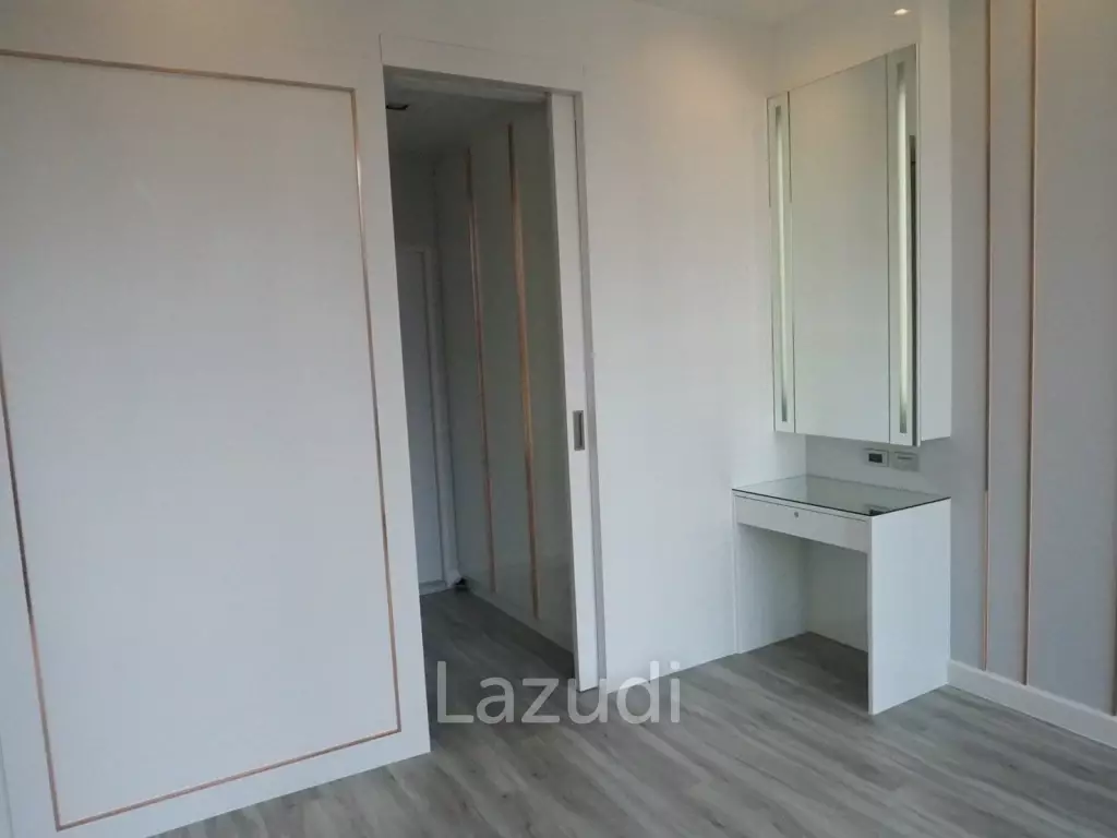 1 Bed 1 Bath 52 SQ.M. Noble Ploenchit
