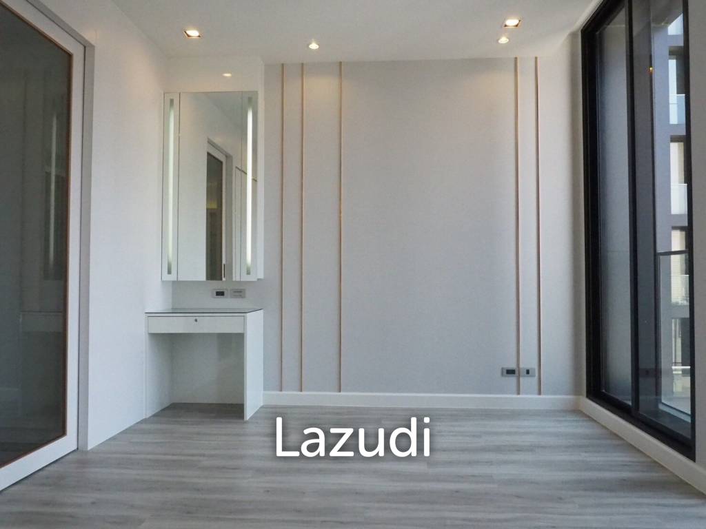 1 Bed 1 Bath 52 SQ.M. Noble Ploenchit