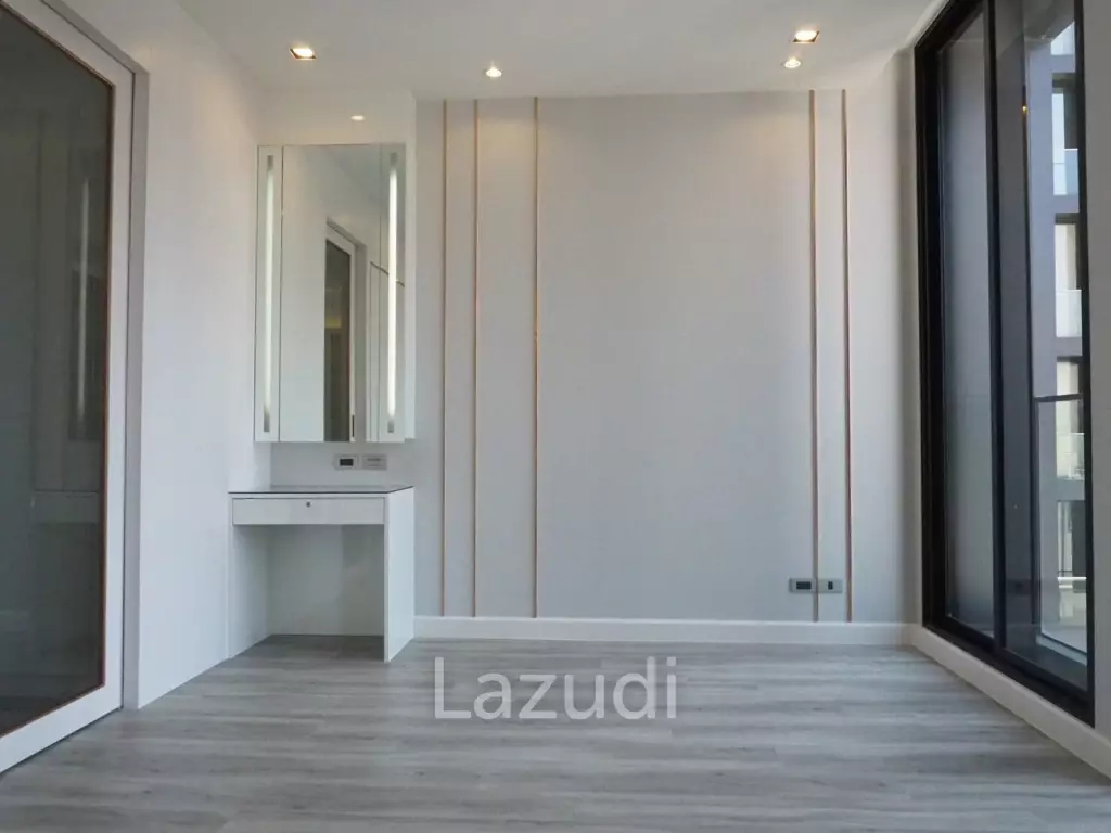 1 Bed 1 Bath 52 SQ.M. Noble Ploenchit