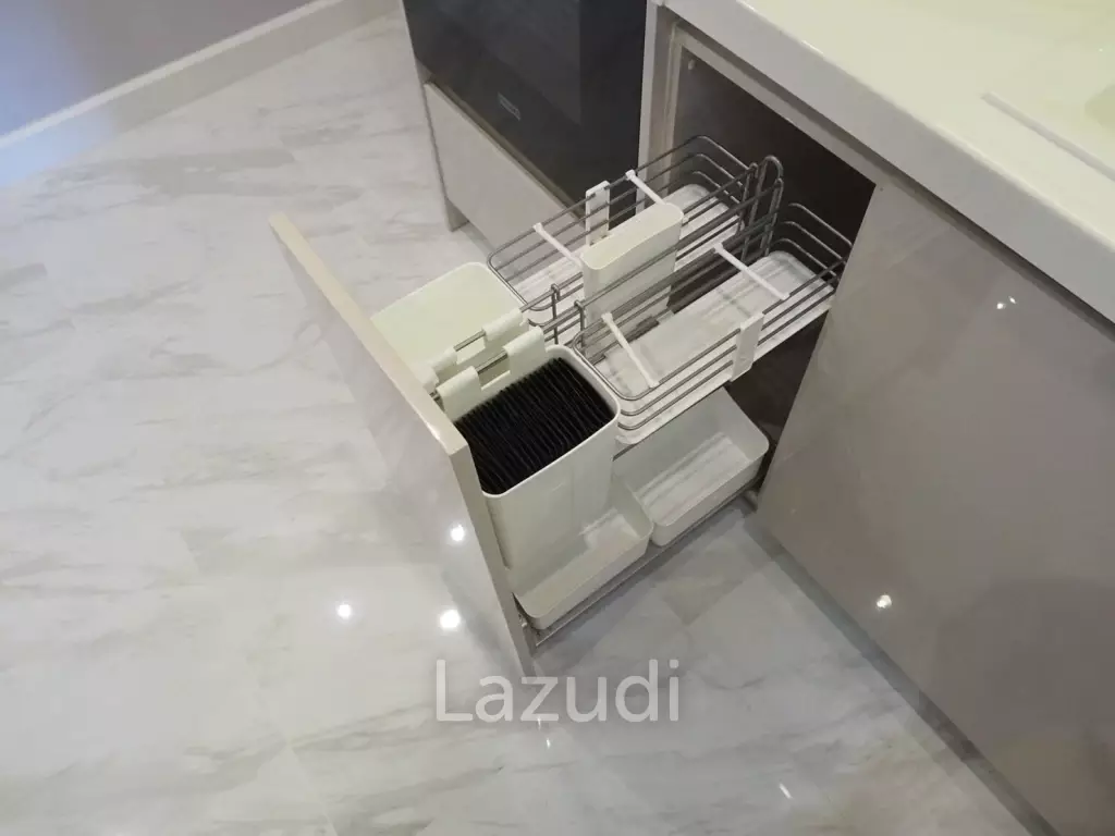 1 Bed 1 Bath 52 SQ.M. Noble Ploenchit