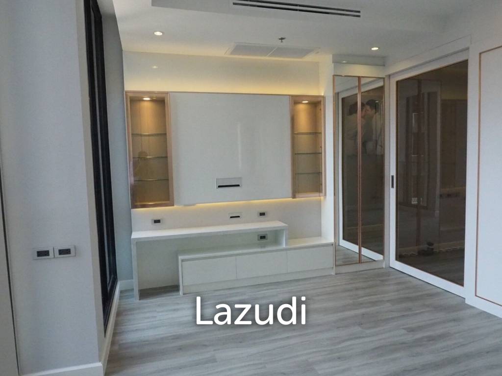 1 Bed 1 Bath 52 SQ.M. Noble Ploenchit