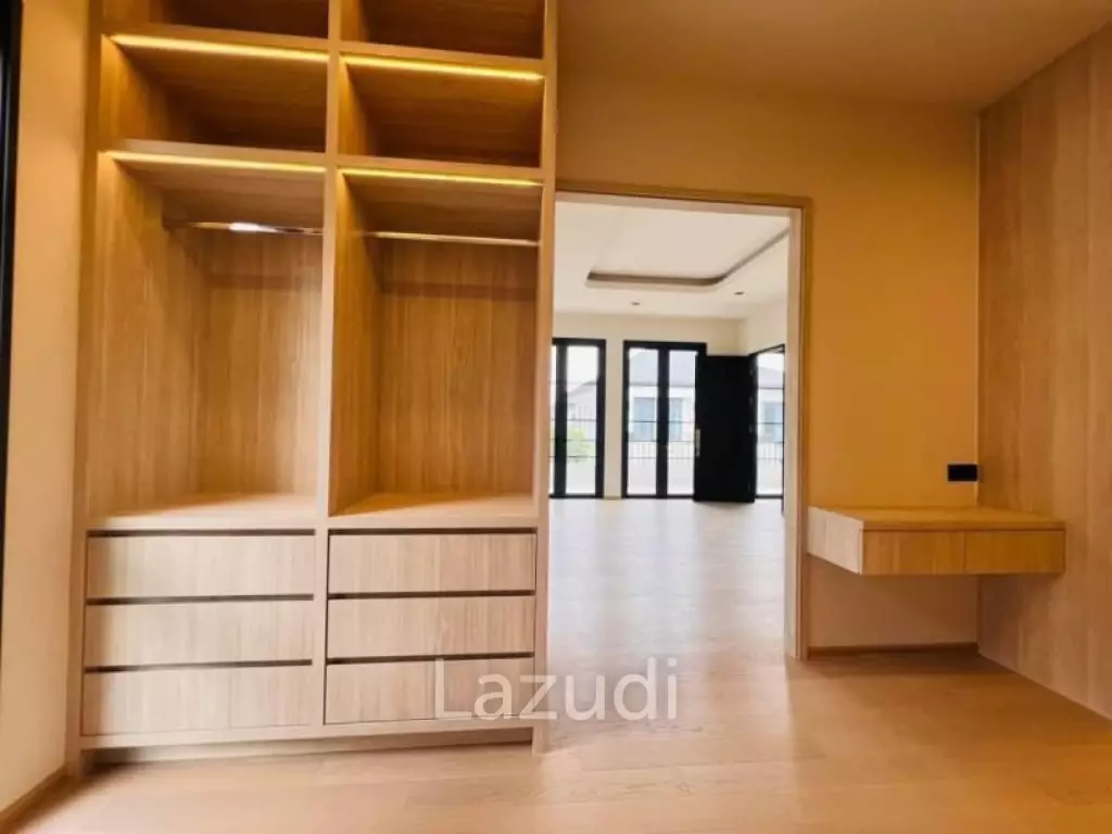 4 Beds 5 Baths 300 SQ.M. Arcade By Patta