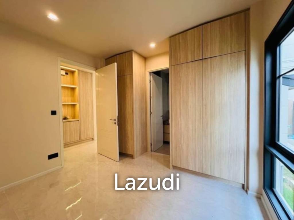 4 Beds 5 Baths 300 SQ.M. Arcade By Patta