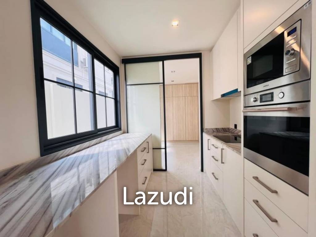 4 Beds 5 Baths 300 SQ.M. Arcade By Patta