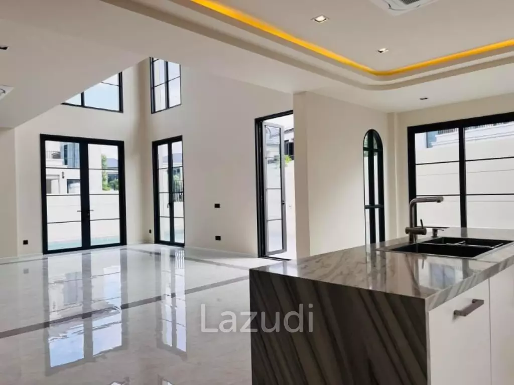 4 Beds 5 Baths 300 SQ.M. Arcade By Patta