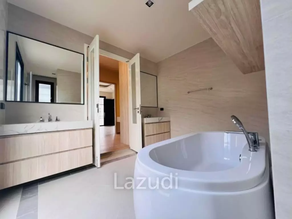 4 Beds 5 Baths 300 SQ.M. Arcade By Patta